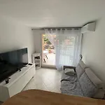 شقة A