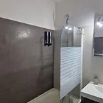 아파트 A *